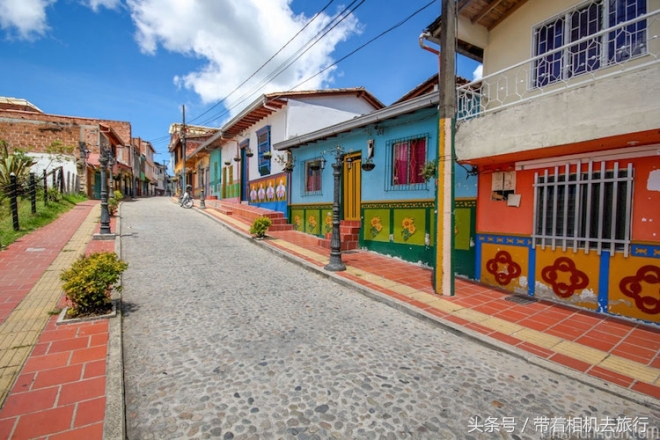 哥伦比亚有个彩色小镇，简直就像一幅彩色画(1)