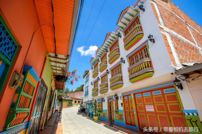 哥伦比亚有个彩色小镇，简直就像一幅彩色画(1)