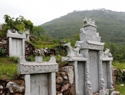 直击六位亡国之君的陵墓，与吴三桂的墓地相比，简直太逊色了；